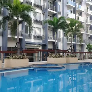 One Palm Tree Close To Airport - Terminal 3 Apartment